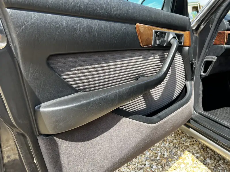 1986 Mercedes-Benz 560 SEL (W126)-For Sale