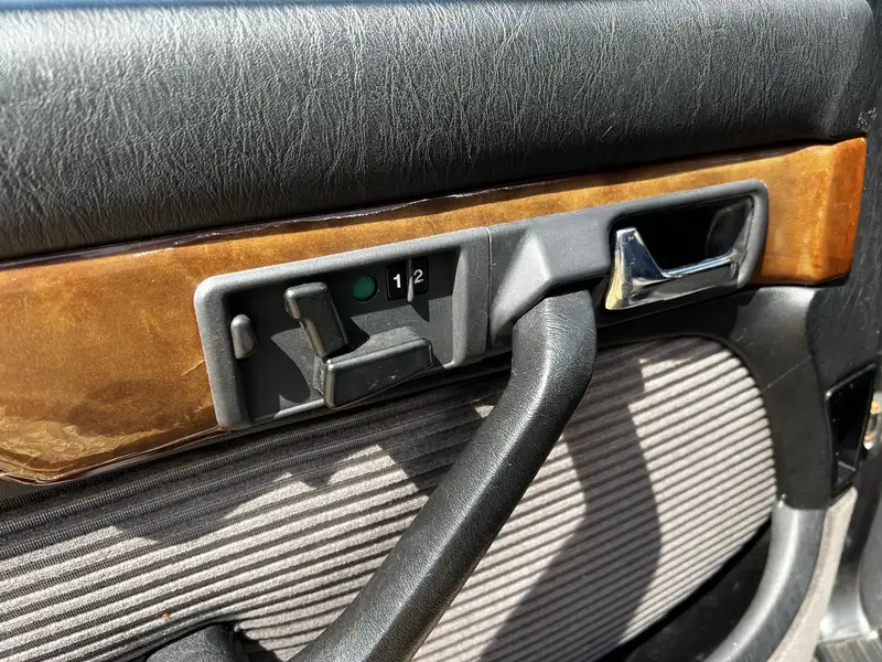 1986 Mercedes-Benz 560 SEL (W126)-For Sale