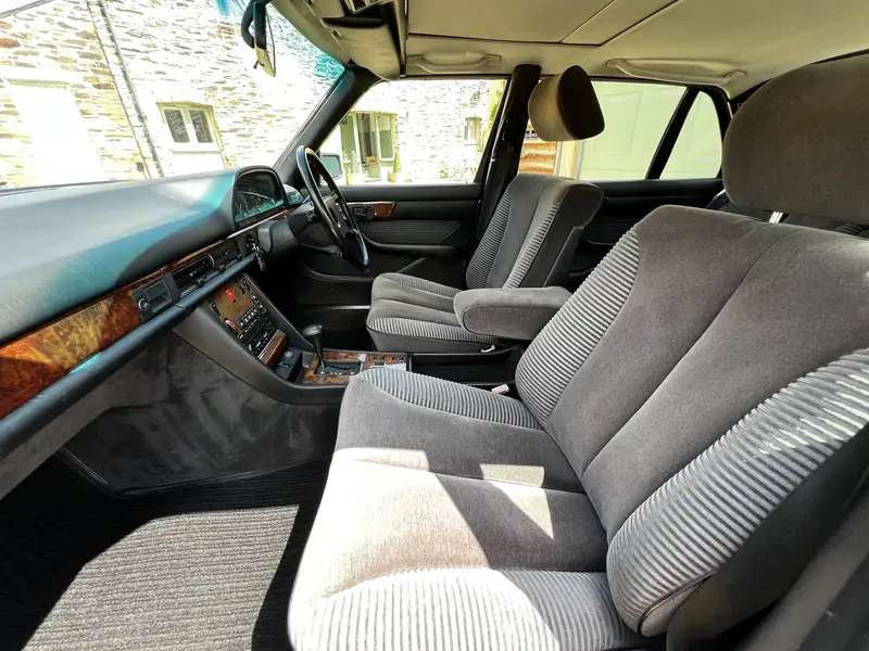 1986 Mercedes-Benz 560 SEL (W126)-Sold