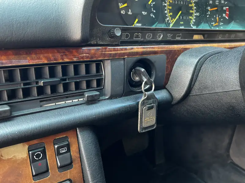 1986 Mercedes-Benz 560 SEL (W126)-For Sale