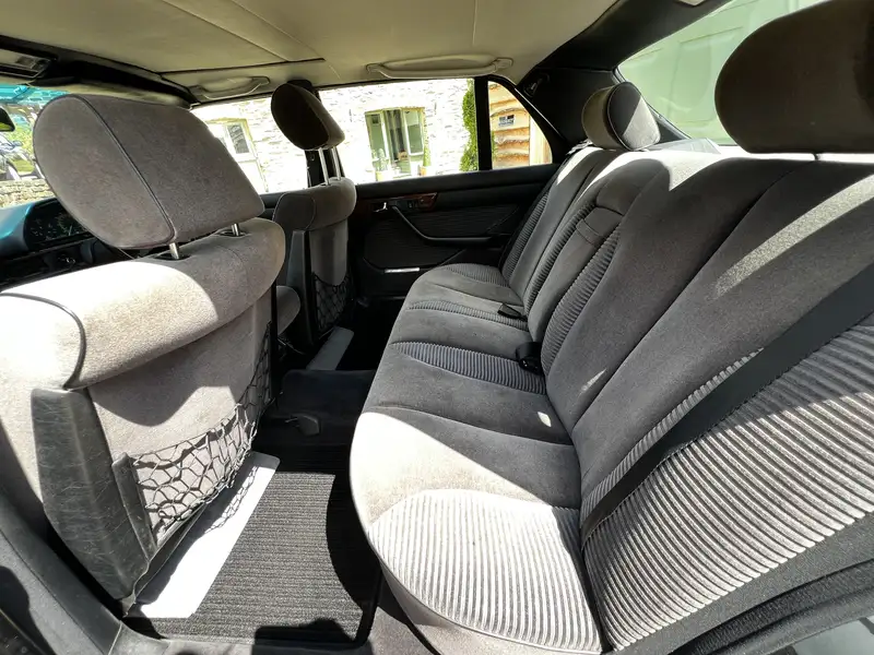 1986 Mercedes-Benz 560 SEL (W126)-For Sale