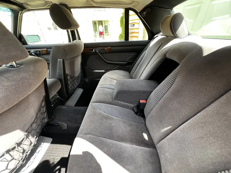 1986 Mercedes-Benz 560 SEL (W126)-For Sale