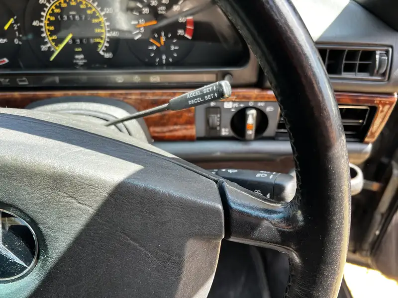 1986 Mercedes-Benz 560 SEL (W126)-For Sale
