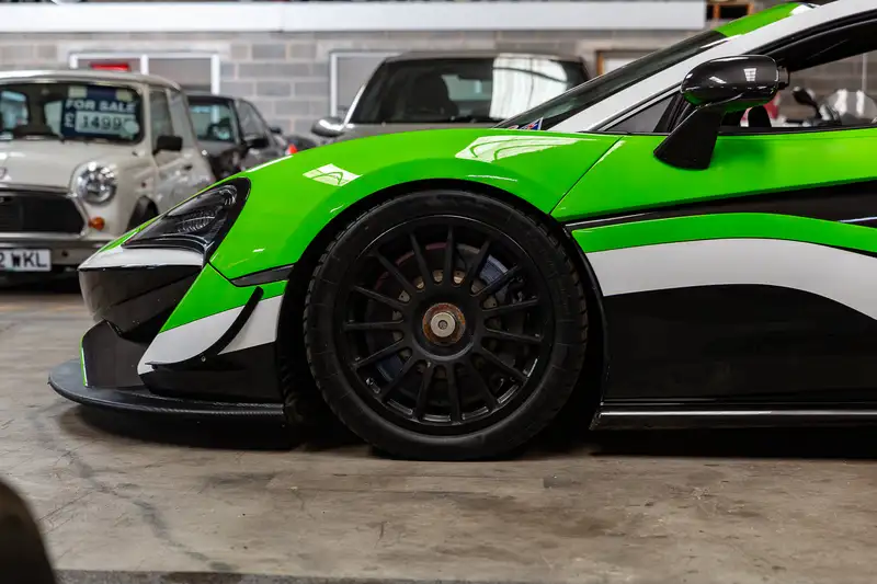 2016 McLaren 570 GT4-For Sale