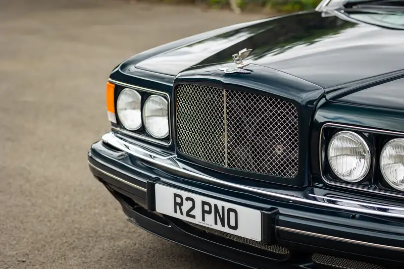 Iconic Auctioneers | 1998 Bentley Brooklands R Mulliner-Sold