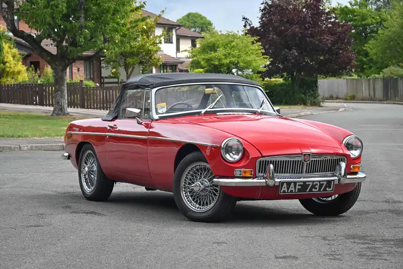  1970 MG B Roadster - Auto-For Sale