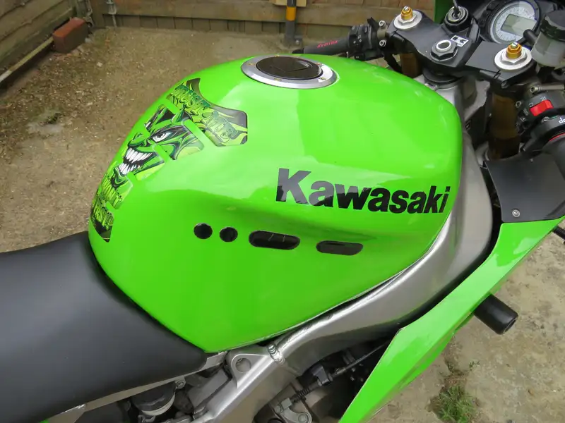 Iconic Auctioneers | 2003 Kawasaki ZX-6R Ninja B1H 636cc-Sold