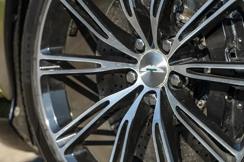 2015 Aston Martin DB9 6.0 V12 'Carbon Edition' Coupé-For Sale
