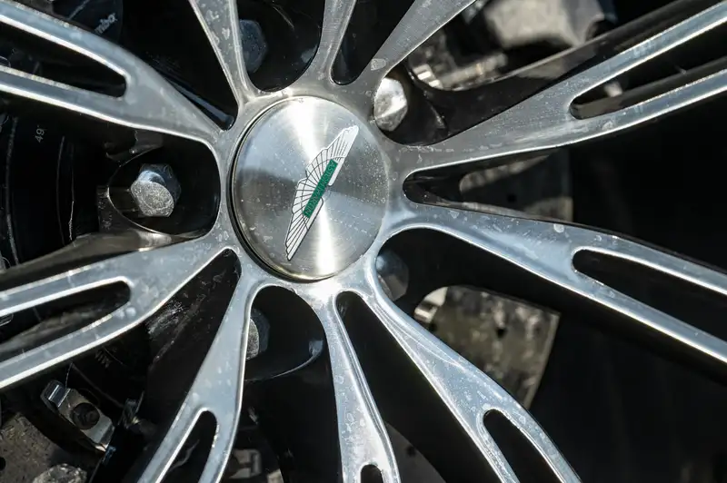 2015 Aston Martin DB9 6.0 V12 'Carbon Edition' Coupé-For Sale