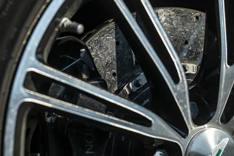 2015 Aston Martin DB9 6.0 V12 'Carbon Edition' Coupé-For Sale