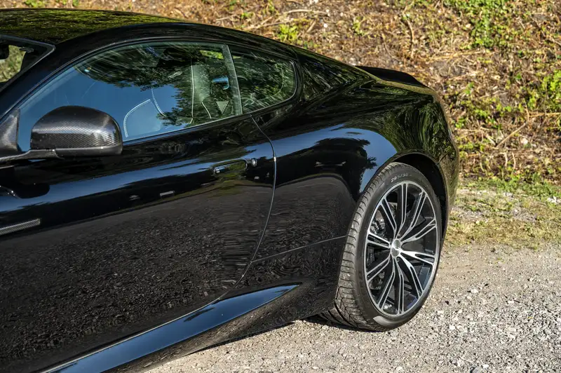 2015 Aston Martin DB9 6.0 V12 'Carbon Edition' Coupé-For Sale