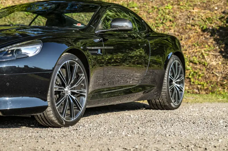 2015 Aston Martin DB9 6.0 V12 'Carbon Edition' Coupé-For Sale