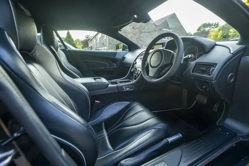 2015 Aston Martin DB9 6.0 V12 'Carbon Edition' Coupé-For Sale