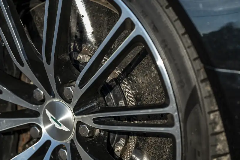 2015 Aston Martin DB9 6.0 V12 'Carbon Edition' Coupé-For Sale