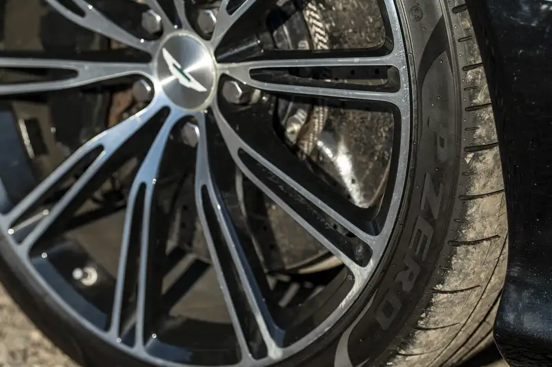 2015 Aston Martin DB9 6.0 V12 'Carbon Edition' Coupé-For Sale