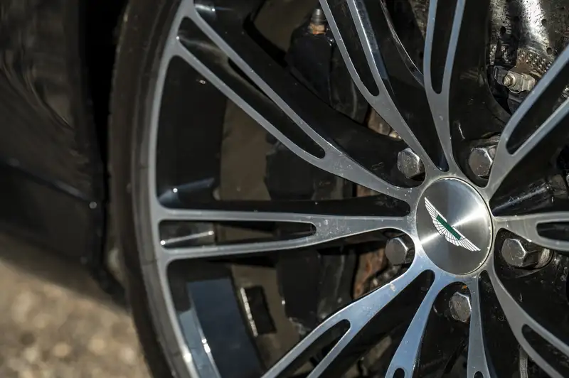 2015 Aston Martin DB9 6.0 V12 'Carbon Edition' Coupé-For Sale