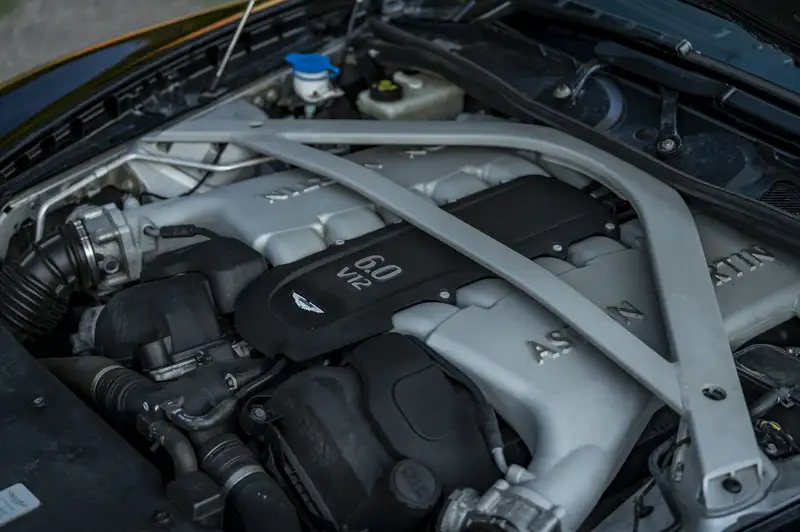 2015 Aston Martin DB9 6.0 V12 'Carbon Edition' Coupé-For Sale