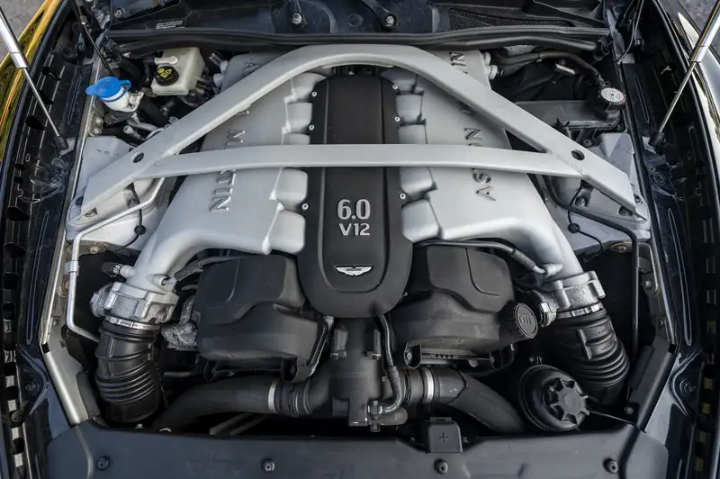 2015 Aston Martin DB9 6.0 V12 'Carbon Edition' Coupé-For Sale