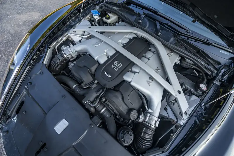 2015 Aston Martin DB9 6.0 V12 'Carbon Edition' Coupé-For Sale