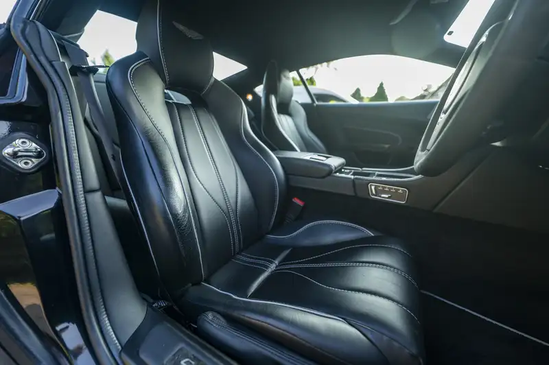 2015 Aston Martin DB9 6.0 V12 'Carbon Edition' Coupé-For Sale