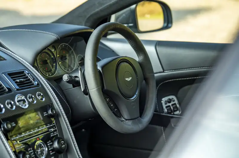 2015 Aston Martin DB9 6.0 V12 'Carbon Edition' Coupé-For Sale