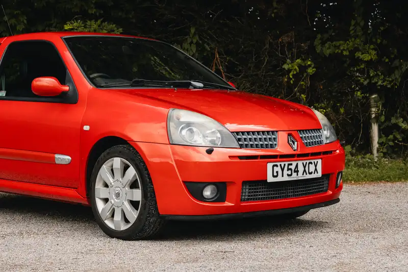 Iconic Auctioneers | 2004 Renault Clio 182 2.0 16V-Sold