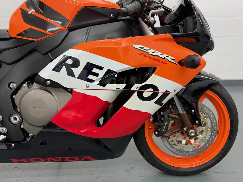 Iconic Auctioneers | 2005 Honda CBR1000RR SC57 FireBlade 998cc-Sold