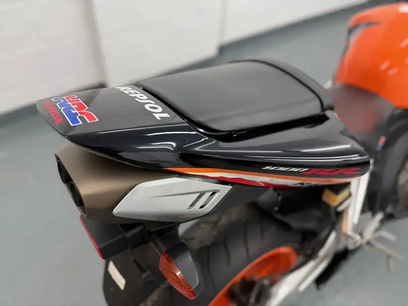 2005 Honda CBR1000RR SC57 FireBlade 998cc-For Sale