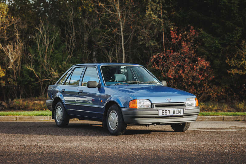 1988 Ford Escort 1.6GL - 5,87...