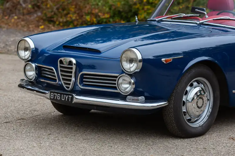 Modèle Réduit Alfa Romeo 2600 Spider Touring 1961 - 1/18 Cult Models - Bleu Foncé - Neuf