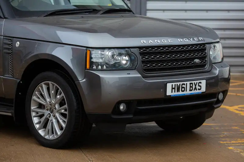 GENUINE NEW RANGE ROVER VOGUE BADGE Silver Tailgate Emblem 2002-2013 L322 Models £69.95 GENUINE NEW RANGE ROVER VOGUE BADGE Silver Tailgate Emblem 2002-2013 L322 Models £69.95