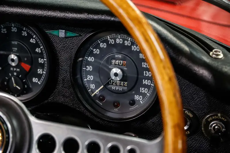 Iconic Auctioneers | 1961 Jaguar E-Type Series 1 OTS - Flat Floor