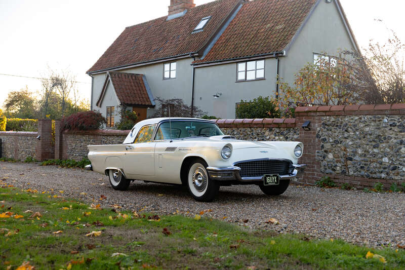 1957 Ford Thunderbird