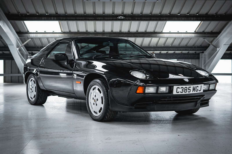 1985 Porsche 928 S - Manual
