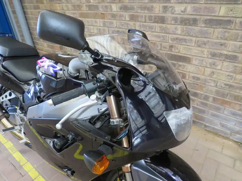 Iconic Auctioneers | 2001 Kawasaki ZXR400-L9 398cc-Sold