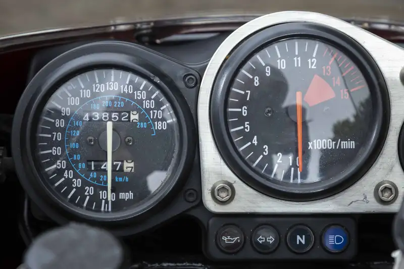 計9点 Homologation Special – 1991 Kawasaki Ninja ZX-7R K1 | Bike-urious