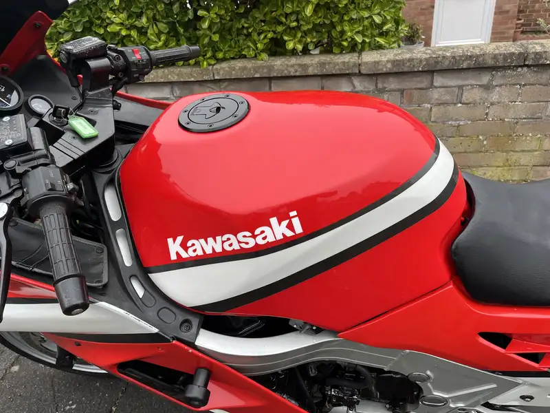 Iconic Auctioneers | 1989 Kawasaki ZX-10 (ZX1000-B1) 997cc-Sold