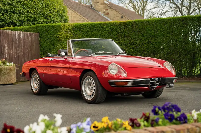 1975 Alfa Romeo 2000 Spider Veloce