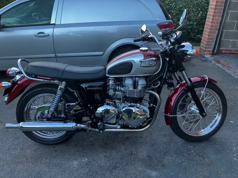 2001 TRIUMPH BONNEVILLE T100