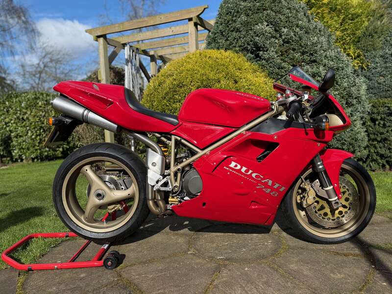 1997 DUCATI 748 BIPOSTO