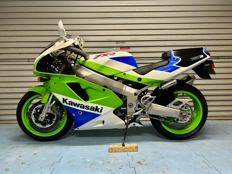 1997 R ZX-7 750 Kawasaki K☆☆ - photos reviews, specifications, Motorcycle プリザーブドフラワーアレンジメント