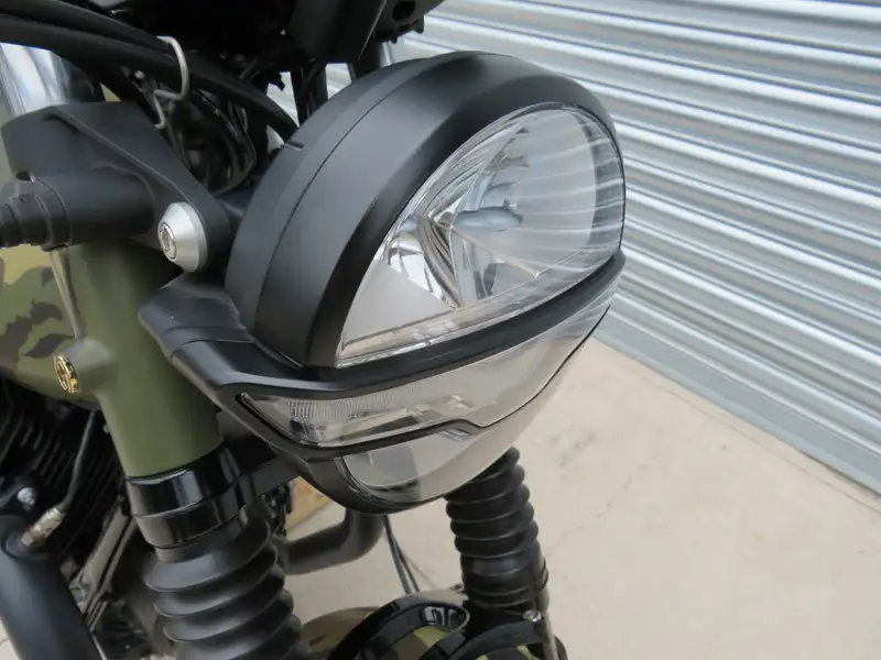 Iconic Auctioneers | 2023 Moto Guzzi V7 Gucci Palace 853cc-For Sale