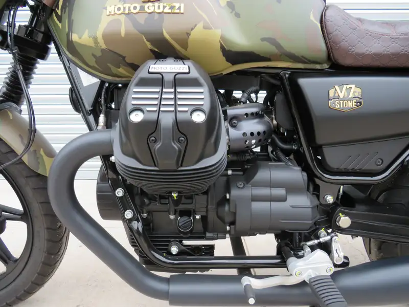 Iconic Auctioneers | 2023 Moto Guzzi V7 Gucci Palace 853cc-For Sale