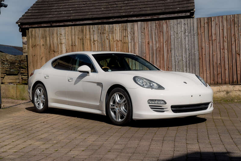 2010 PORSCHE PANAMERA