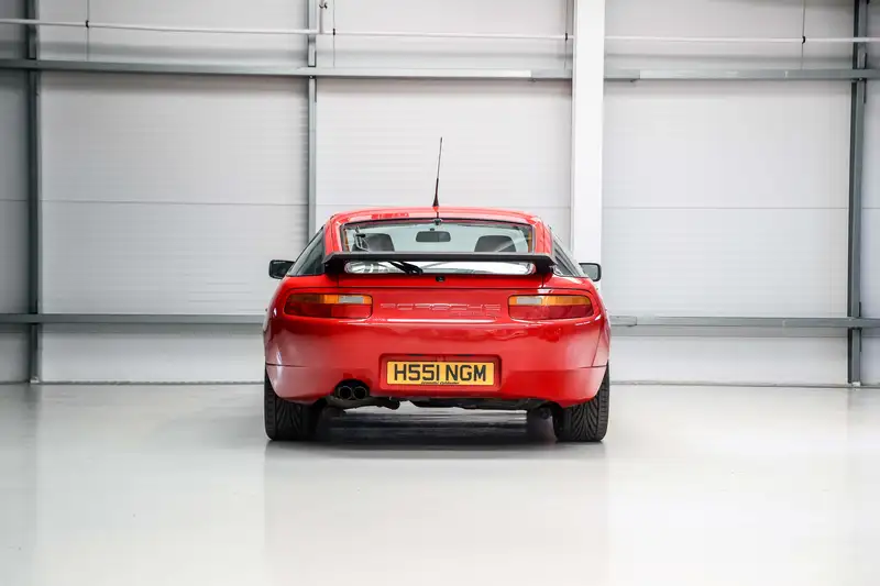 Lady in Red 【Lauren】:1991〜Discontinued Iconic Auctioneers | 1991 Porsche 928 GT - Manual -Sold