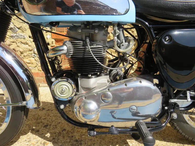 Iconic Auctioneers | 1963 BSA A10 Rocket Gold Star Replica 646cc-Sold
