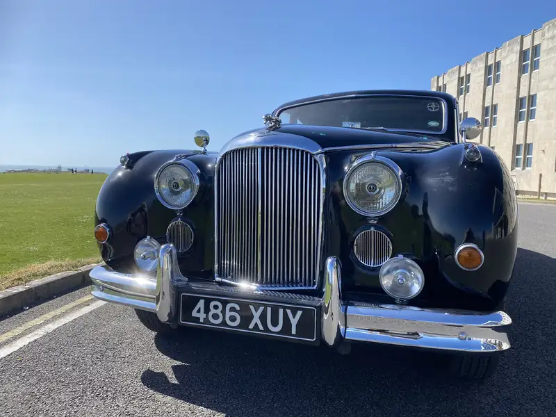 Iconic Auctioneers | 1960 Jaguar MK IX 3.8 Litre-Sold