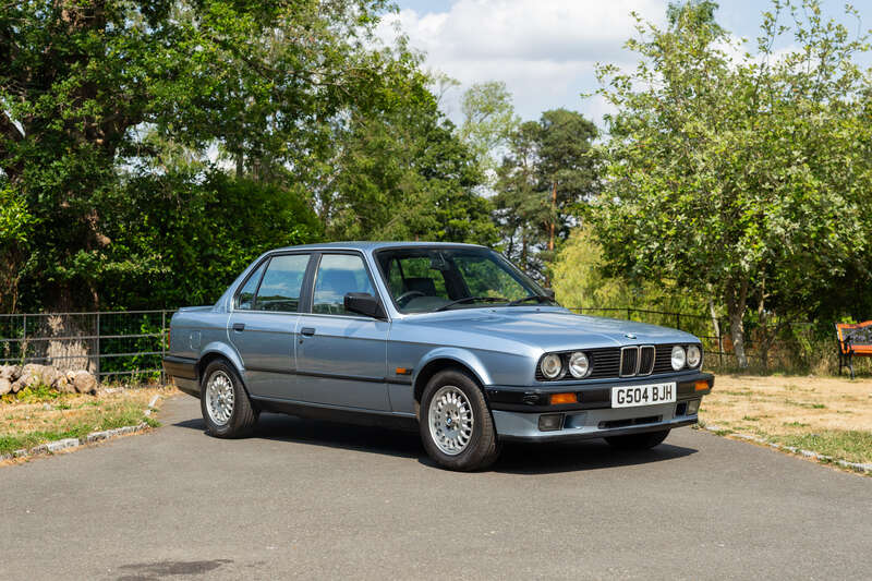 1990 BMW 325i (E30)