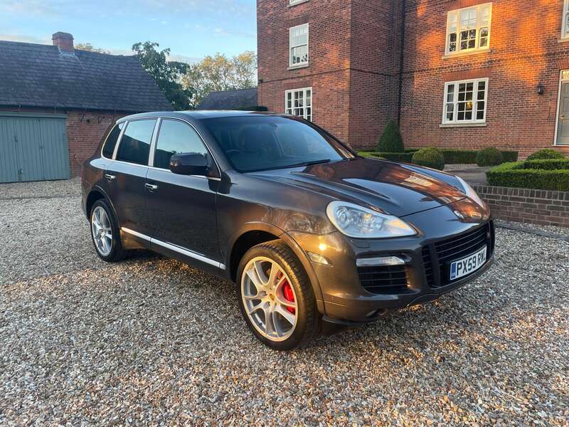 2009 Porsche Cayenne Turbo S 4....