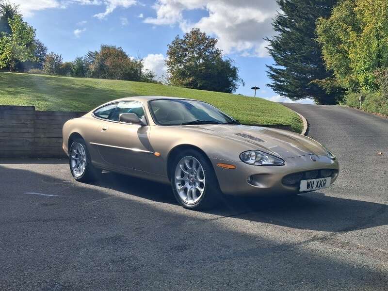 2000 Jaguar XKR Coupé (X100)